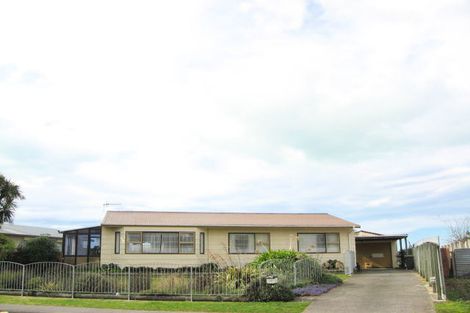 Photo of property in 15 Sutton Avenue, Clive, 4102