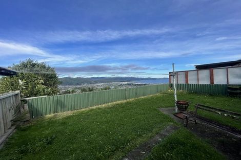 Photo of property in 35 Pokohiwi Road, Normandale, Lower Hutt, 5010