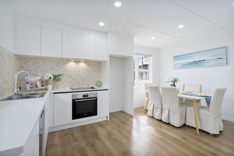 Photo of property in 33 Longburn Road, Henderson, Auckland, 0610