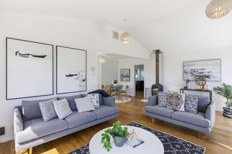 Photo of property in 7 Whyte Street, Paraparaumu Beach, Paraparaumu, 5032