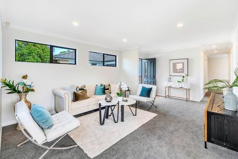 Photo of property in 35 English Oak Drive, Schnapper Rock, Auckland, 0632