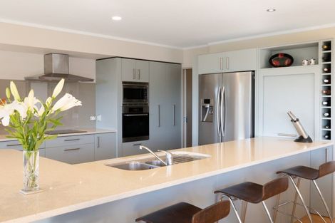 Photo of property in 16r Gunbar Drive, Welcome Bay, Tauranga, 3175