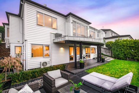 Photo of property in 8 Oak View Terrace, Schnapper Rock, Auckland, 0632