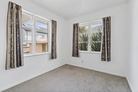 Photo of property in 20 Waterloo Road, Milford, Auckland, 0620