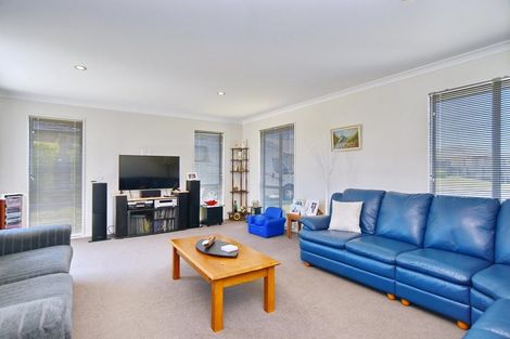 Photo of property in 7 Wairepo Close, Rangiora, 7400