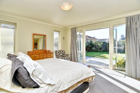 Photo of property in 8 Ross Place, Northwood, Christchurch, 8051