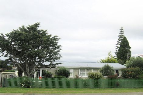 Photo of property in 50 Ocean Road, Paraparaumu Beach, Paraparaumu, 5032