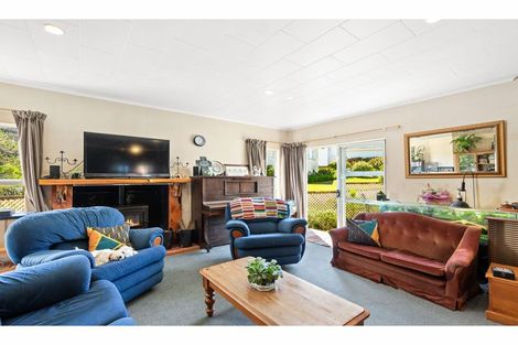 Photo of property in 7 Celsmere Lane, Te Atatu Peninsula, Auckland, 0610