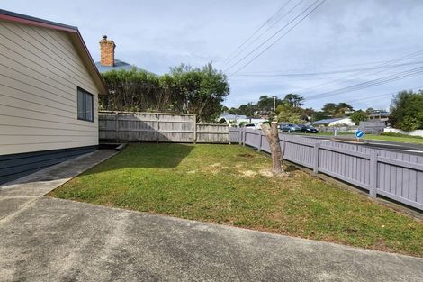Photo of property in 26 Puriri Street, Helensville, 0800