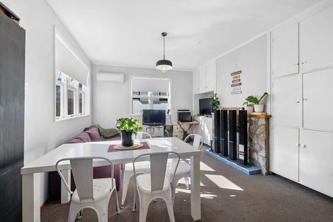 Photo of property in 94 Young Street, New Plymouth, 4310