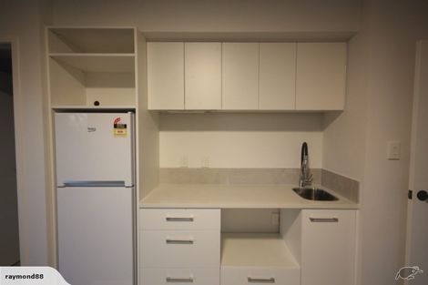 Photo of property in 3/104 East Coast Road, Forrest Hill, Auckland, 0620
