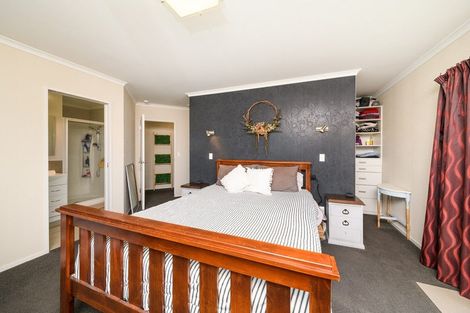 Photo of property in 54 Fraser Drive, Feilding, 4702