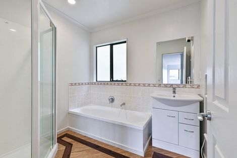 Photo of property in 5a Bishops Glen, Tawa, Wellington, 5028