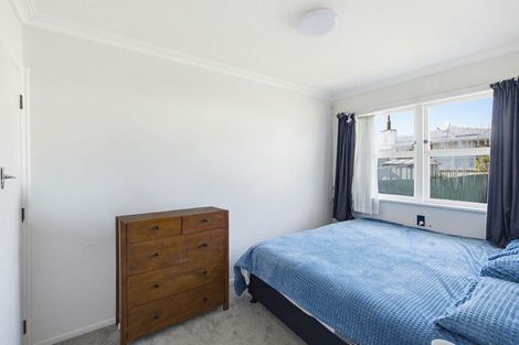 Photo of property in 32 Queenwood Road, Levin, 5510