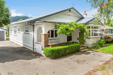 Photo of property in 30 Ludlam Crescent, Woburn, Lower Hutt, 5010