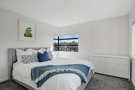 Photo of property in 26 Papa Orchard Drive, Kumeu, 0810