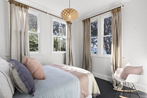 Photo of property in 397 Karaka Bay Road, Karaka Bays, Wellington, 6022