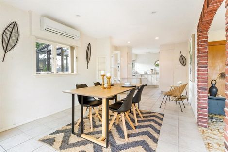 Photo of property in 28 Dawnhaven Drive, Te Atatu Peninsula, Auckland, 0610