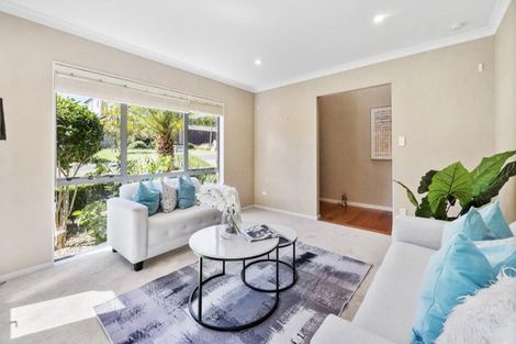 Photo of property in 18 Bur Oak Terrace, Schnapper Rock, Auckland, 0632