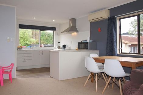 Photo of property in 2/18 Pokapu Place, Bethlehem, Tauranga, 3110