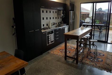 Photo of property in 57 Morley Street, New Plymouth, 4310