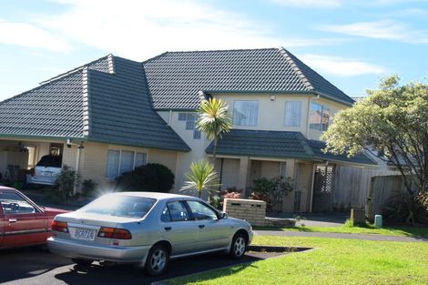 Photo of property in 2/10 Casabella Court, Northpark, Auckland, 2013