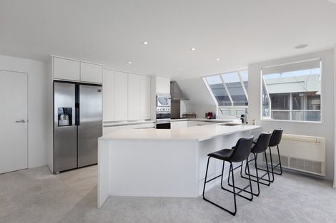 Photo of property in 28 The Mall, Mount Maunganui, 3116