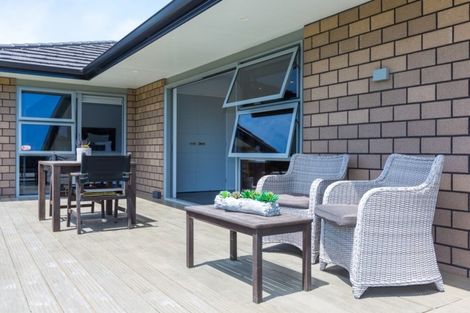 Photo of property in 11 Settlers Close, Whalers Gate, New Plymouth, 4310