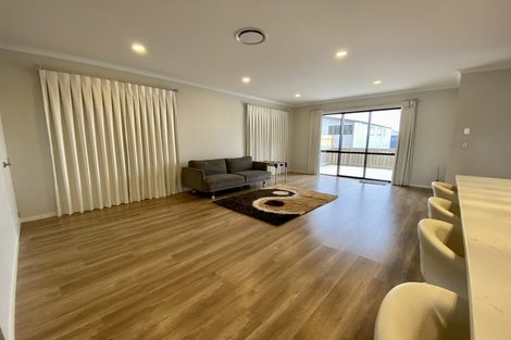 Photo of property in 32 Goodfellow Lane, Flat Bush, Auckland, 2019