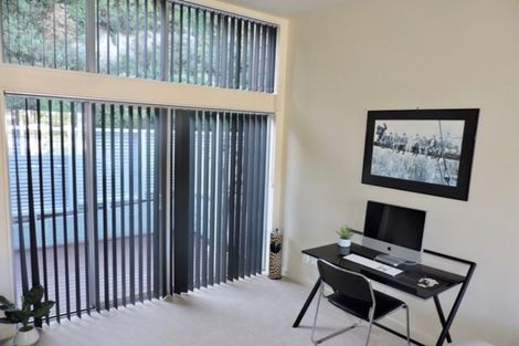 Photo of property in 30 Tiketike Way, Brooklyn, Wellington, 6021