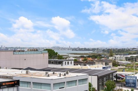 Photo of property in Sentinel Apartments, 505/3 Northcroft Street, Takapuna, Auckland, 0622