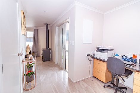Photo of property in 98 Matai Street, Castlecliff, Whanganui, 4501