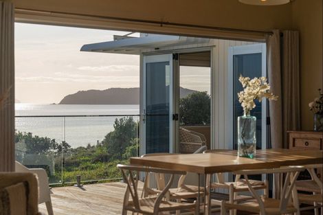 Photo of property in 92 Ocean Beach Road, Tairua, 3508