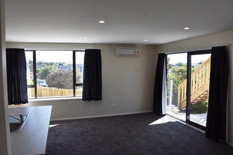 Photo of property in 1/2 Grenadine Place, Unsworth Heights, Auckland, 0632