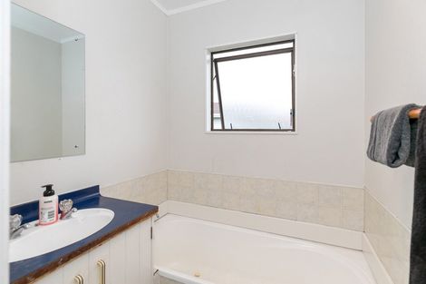 Photo of property in 1 Pringle Place, Nawton, Hamilton, 3200