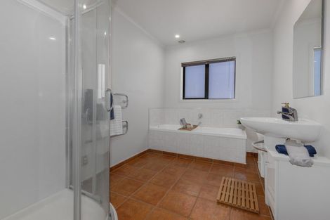 Photo of property in 6 Aotea Drive, Aotea, Porirua, 5024