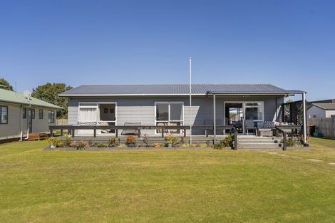 Photo of property in 21 Endeavour Close, Whitianga, 3510