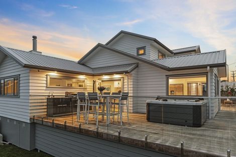 Photo of property in 100 Kaipara Portage Road, Riverhead, 0820