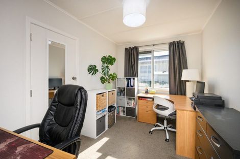 Photo of property in 7 Tararua Terrace, Cloverlea, Palmerston North, 4412