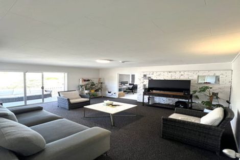 Photo of property in 14 Waari Avenue, Sunnyvale, Auckland, 0612