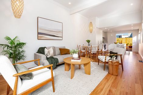Photo of property in 2-4 Caroline Street, Mount Victoria, Wellington, 6011