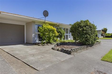 Photo of property in 5 Sarabande Avenue, Redwood, Christchurch, 8051