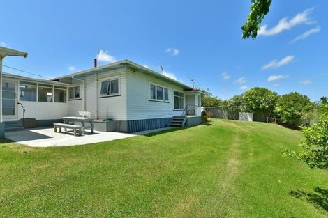 Photo of property in 35 Kowhai Street, Helensville, 0800
