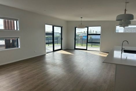 Photo of property in 3a Sandhurst Drive, Papamoa Beach, Papamoa, 3118