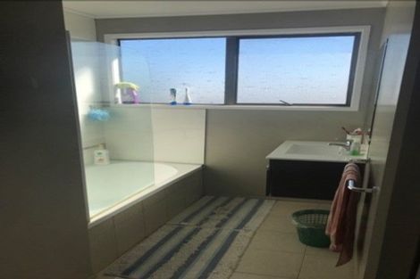Photo of property in 21 Matthews Road, Flat Bush, Auckland, 2019