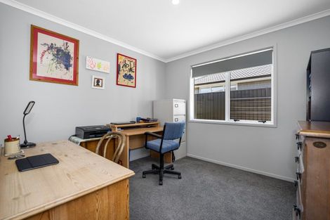 Photo of property in 8 Pioneer Crescent, Omokoroa, 3114