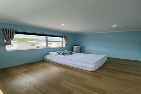 Photo of property in 37 Stockport Grove, Churton Park, Wellington, 6037