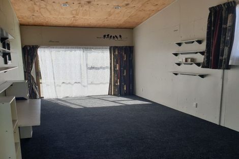 Photo of property in 28 Riverside Drive, Waiuku, 2123