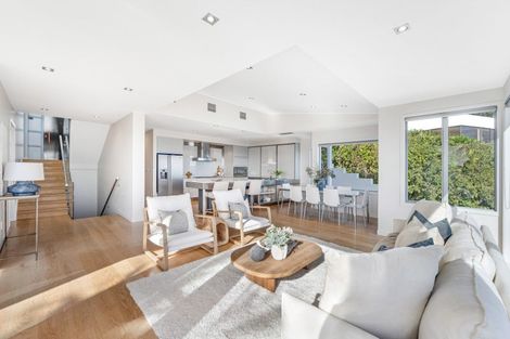 Photo of property in 5a Bucklands Beach Road, Bucklands Beach, Auckland, 2012