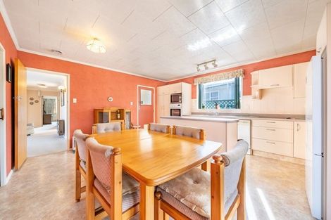 Photo of property in 6 Pencarrow Crescent, Wainuiomata, Lower Hutt, 5014